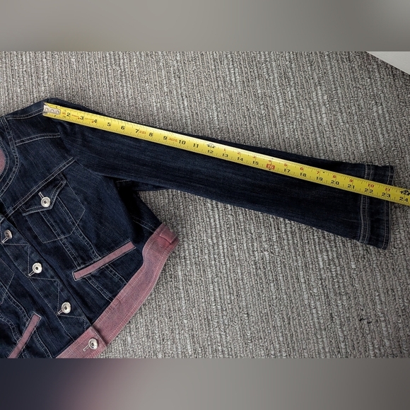 TUZZI Women's (Size 8) Cropped Denim/Jean Jacket W/ Silver Buttons & Pink Accent - Picture 8 of 10